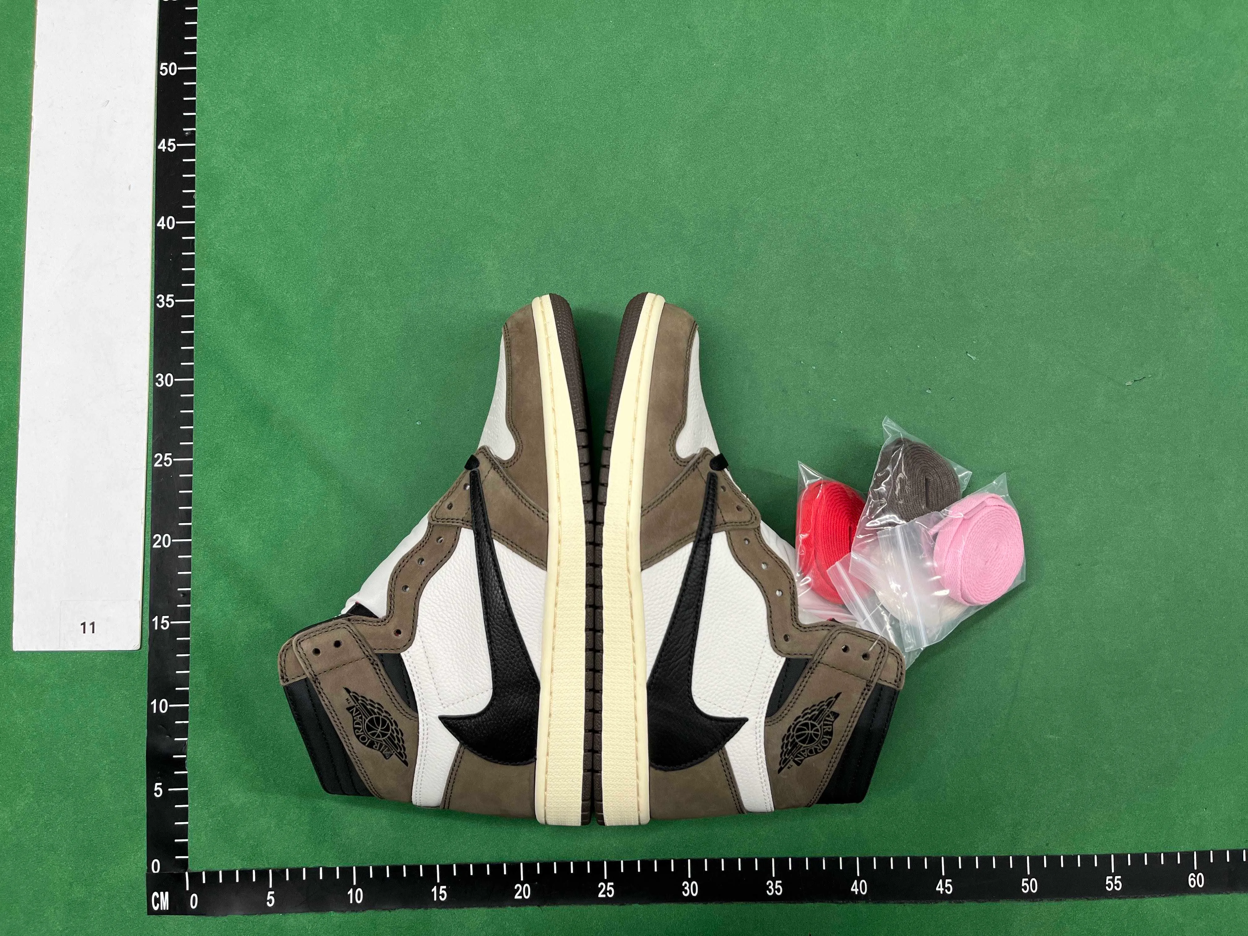 1:1 Jordan 1 Travis Scott Reverse Mochas